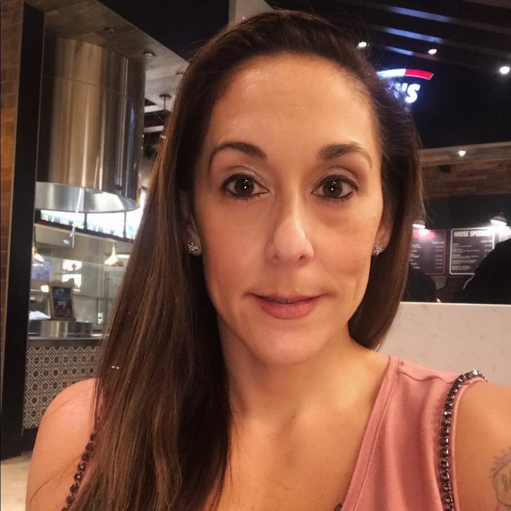 Meet your Posher, Shana